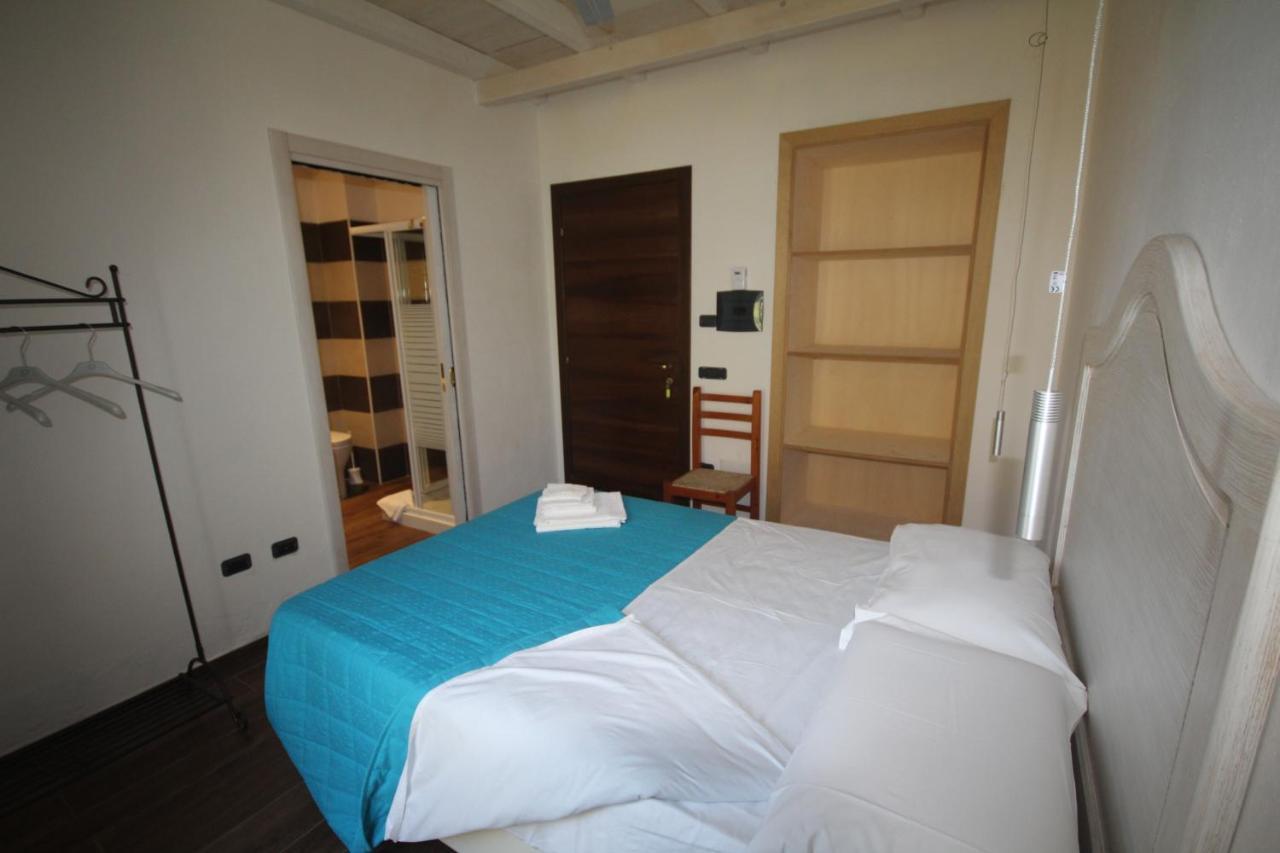 Villa La Conchiglia Rooms Cala Liberotto Eksteriør bilde