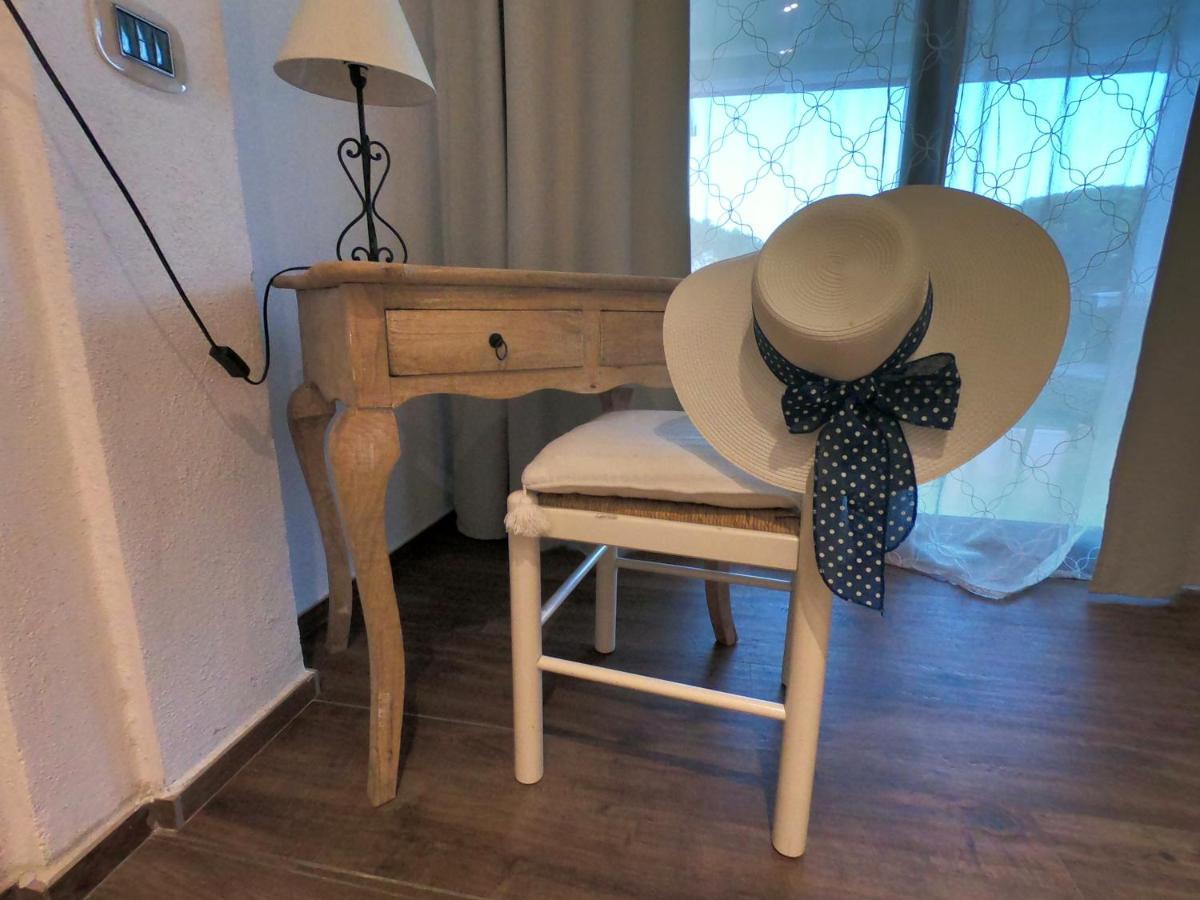 Villa La Conchiglia Rooms Cala Liberotto Eksteriør bilde