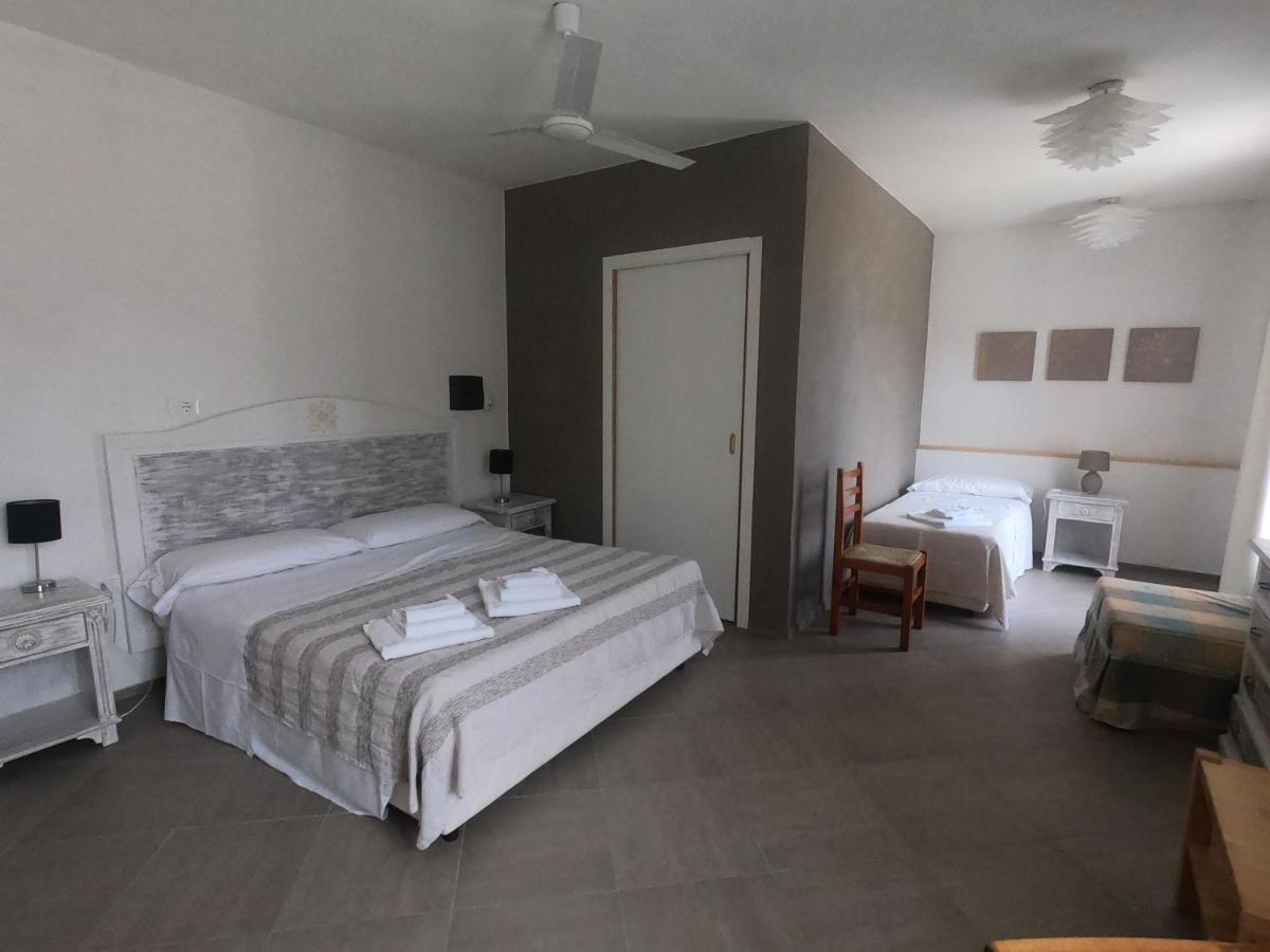 Villa La Conchiglia Rooms Cala Liberotto Eksteriør bilde