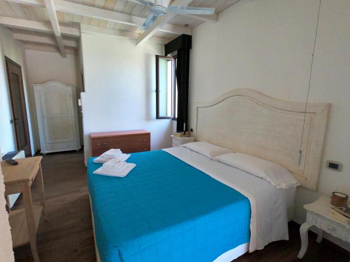 Villa La Conchiglia Rooms Cala Liberotto Eksteriør bilde