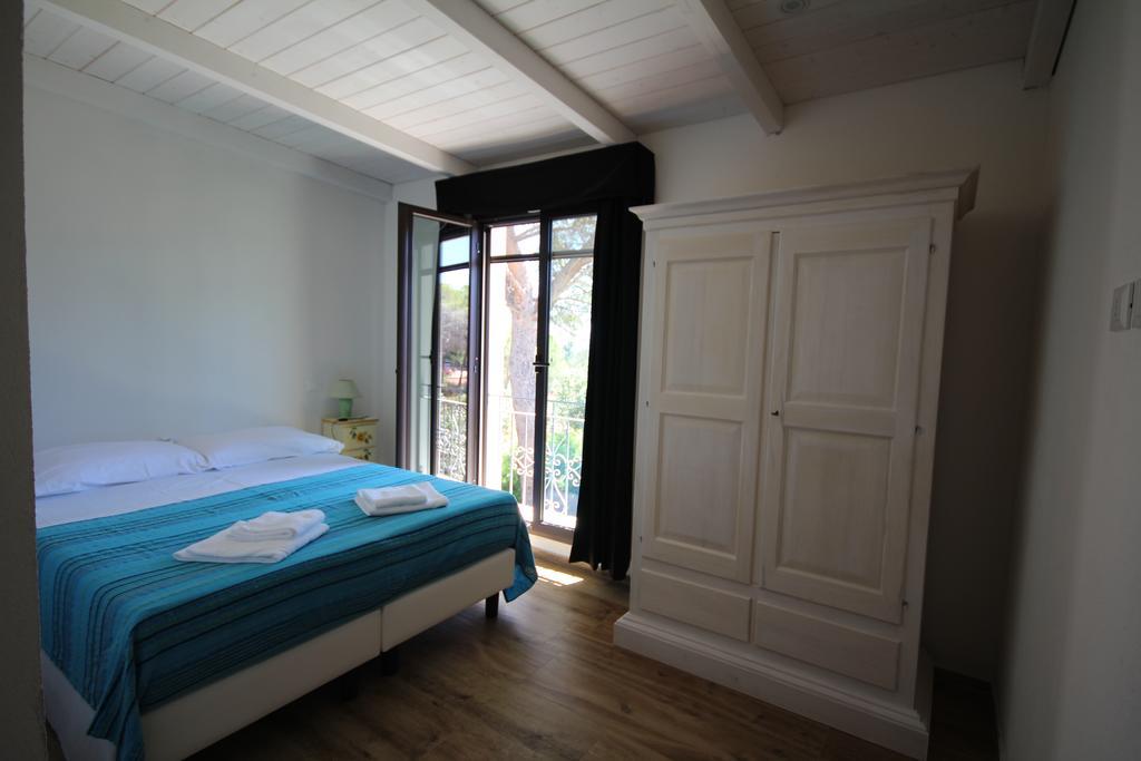Villa La Conchiglia Rooms Cala Liberotto Eksteriør bilde